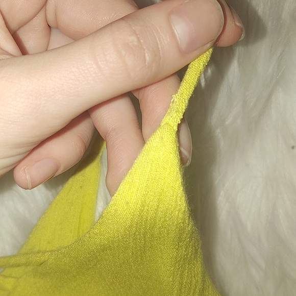 ✨FLOWY TANK TOP WITH CROSS DETAIL✨ - Picture 4 of 5